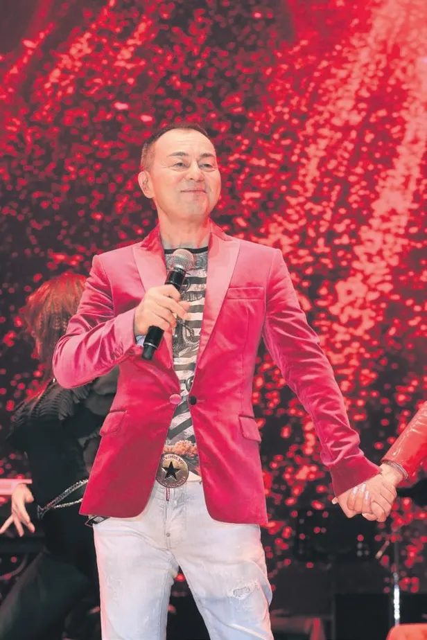 meme-kanserinde-sembol-haline-gelen-pembe-top-9-kez-saha-indi-hava-atisini-unlu-oyuncu-pinar-deniz-gerceklesti-1666480094092.jpeg Meme kanserinde sembol haline gelen Pembe Top 9. kez saha indi! Hava atışını ünlü oyuncu Pınar Deniz gerçekleştirdi-12