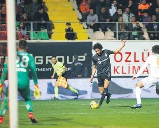 Pas ustası Elneny