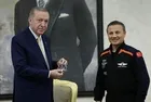 İlk Türk astronot Alper Gezeravcı Türkiye'ye döndü! Ay-Yıldızlı bayrağımızı Başkan Erdoğan'a hediye etti