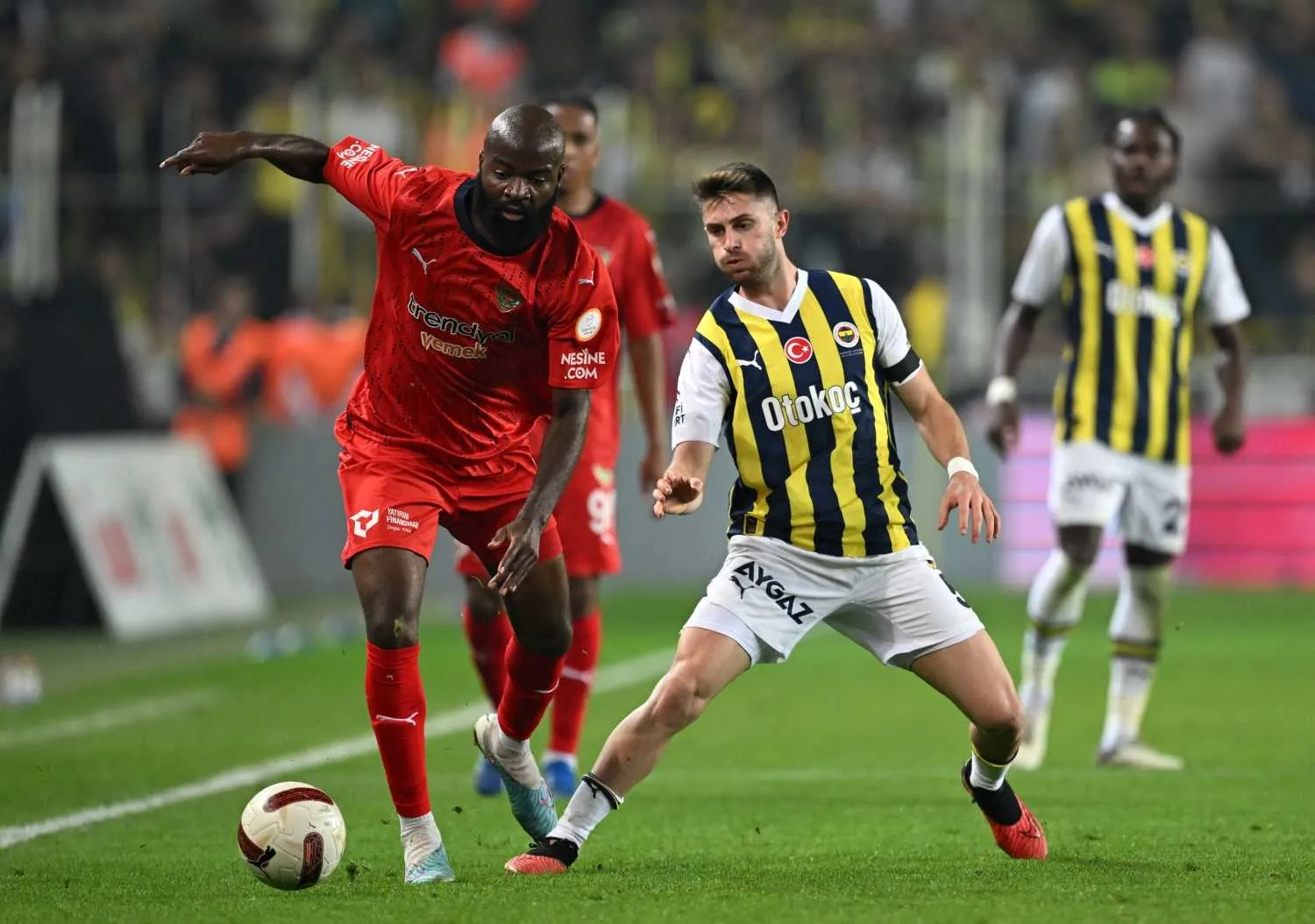 Fenerbahçeli yıldıza görülmemiş teklif! Arda Güler'i sollayacak - 15