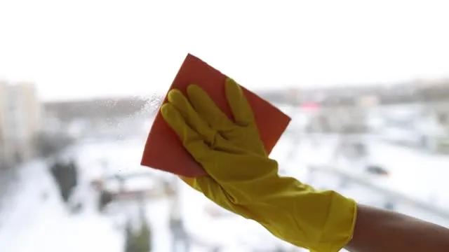 1-kere-silmek-yeterli-tozu-tutmayan-formul-30-gun-toz-almaya-gerek-yok-1701092988225.jpg Tozu tutmayan sprey yapımı! Ev hanımlarına müjde! Ayda 1 kere silmek yeterli olacak-4