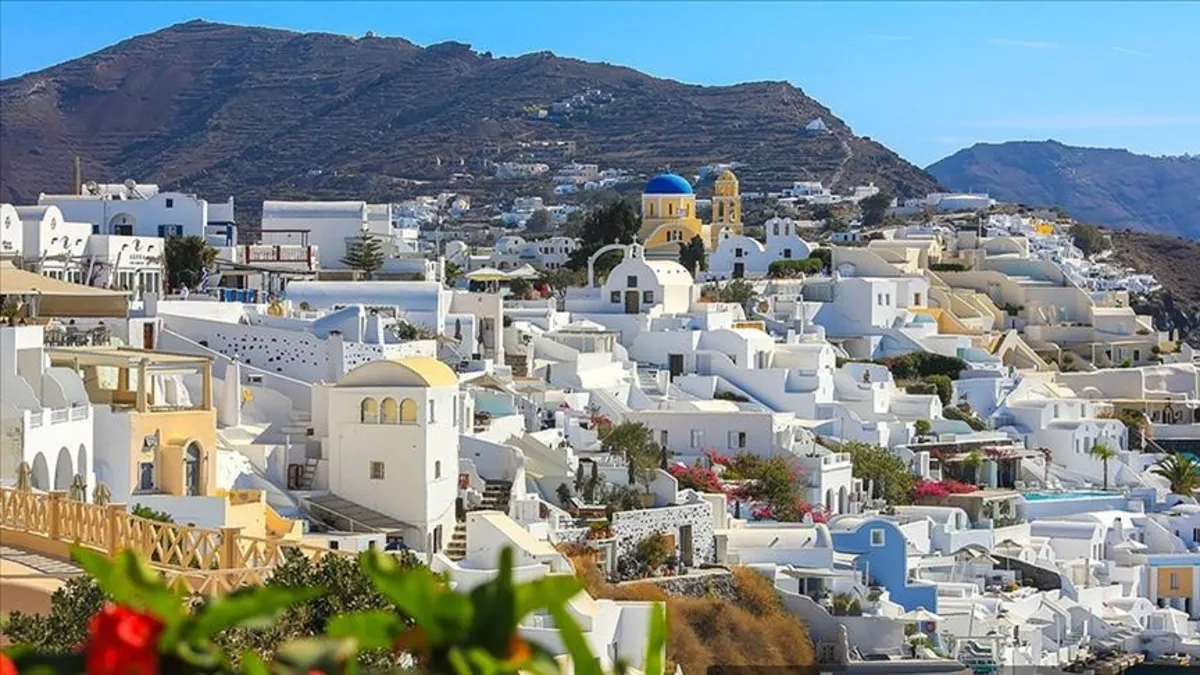 Santorini Adası'ndan kaçan kaçana