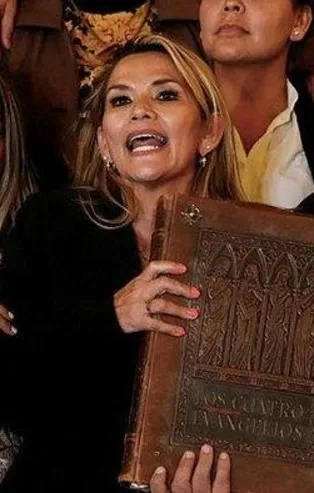 Bolivya'da geçici devlet başkanı belli oldu