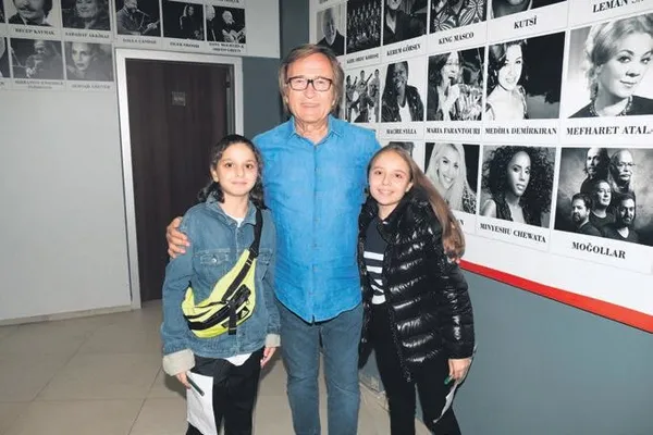 Ümit Besen’i duygulandıran sürpriz! Sahnede gözyaşlarına hakim olamadı