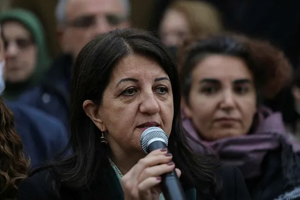 kandil-talimat-verdi-hdpli-pervin-buldan-harekete-gecti-altili-masa-bizim-adayimiza-oy-versin-1674292751460.jpeg Kandil talimat verdi HDP'li Pervin Buldan harekete geçti: Altılı masa bizim adayımıza oy versin-2