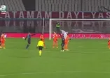 Trabzonspor'un Başakşehir maçında penaltı beklediği pozisyon