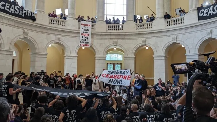 Filistin'e destek veren Yahudiler ABD kongresinde eylem başlattı! Gazze'de ateşkes sesleri yükseldi