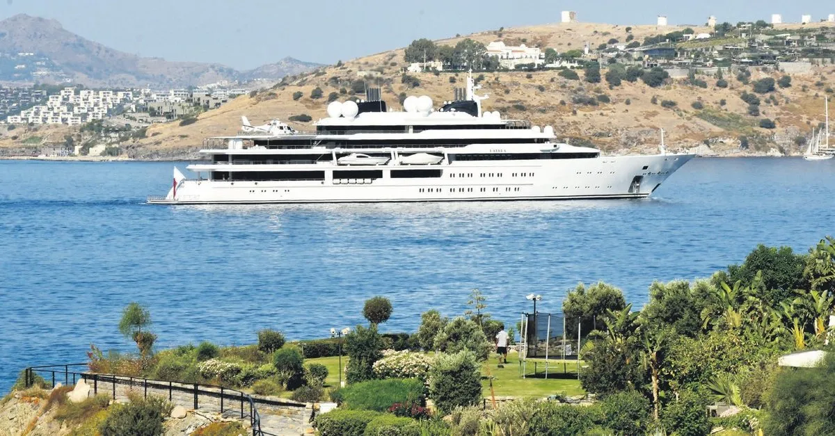Katar Emiri Seyh Tamim Bin Hamad Al Sani Super Yatiyla Bodrum A Demir Atti Takvim