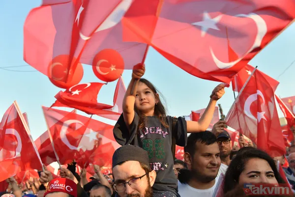 İstanbul'da vatandaşlar Atatürk Havalimanı'na akın etti! Alan doldu taştı - 31