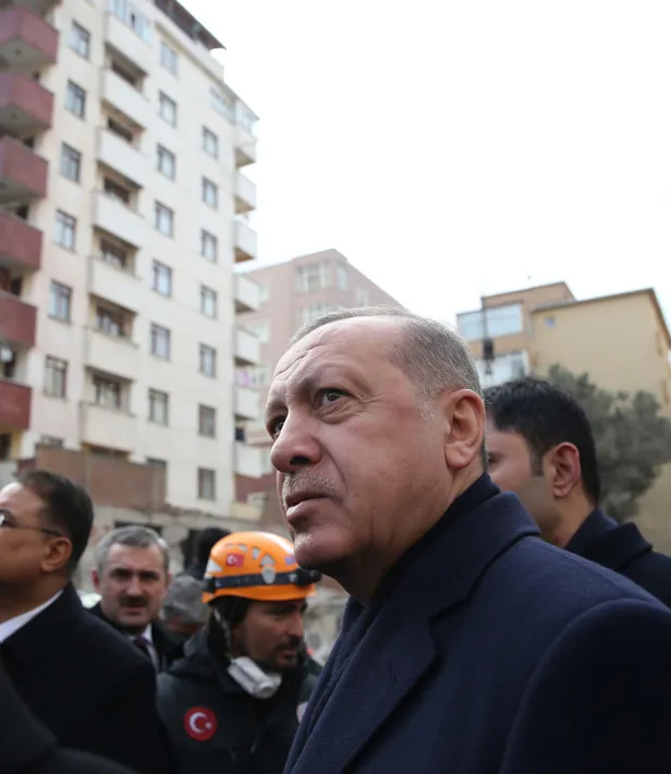Başkan Erdoğan enkaz alanında konuştu: Alacağımız dersler var-13