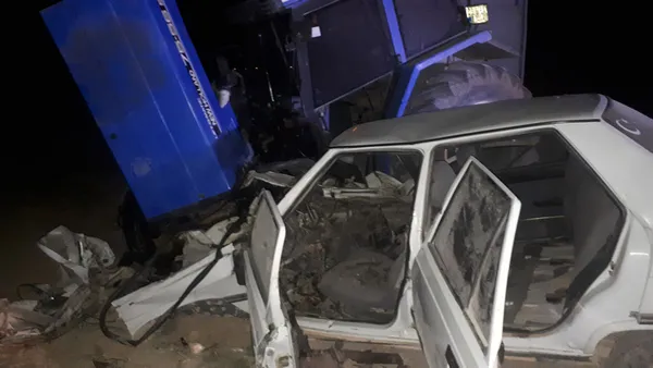 aksarayda-otomobil-ile-traktor-carpisti-1-olu-1-yarali-1635539991675.jpg Aksaray'da otomobil ile traktör çarpıştı: 1 ölü 1 yaralı-3