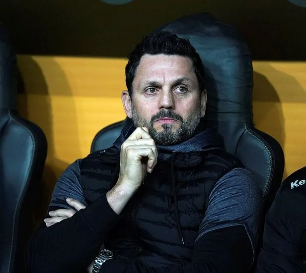 Fenerbahçe taraftarından teknik direktör belirsizliğine isyan! "56 gündür hoca nerede başkan?"-2