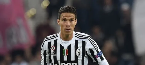 Hernanes sürprizi