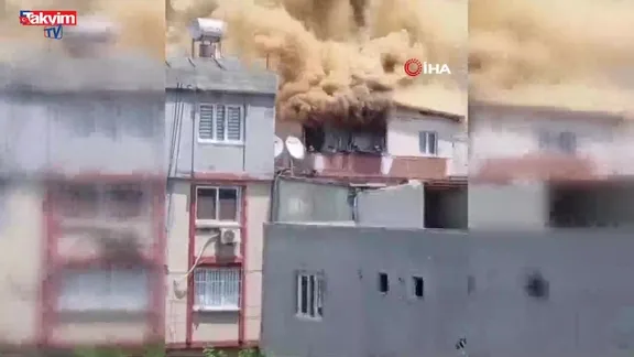 Adana'da müstakil evin üst katında korkutan yangın