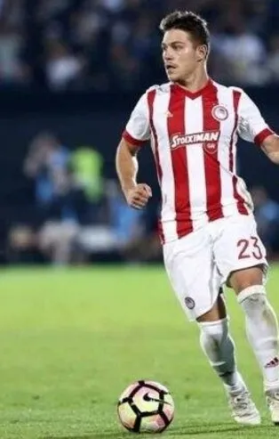 Fener’e Yunan sol bek