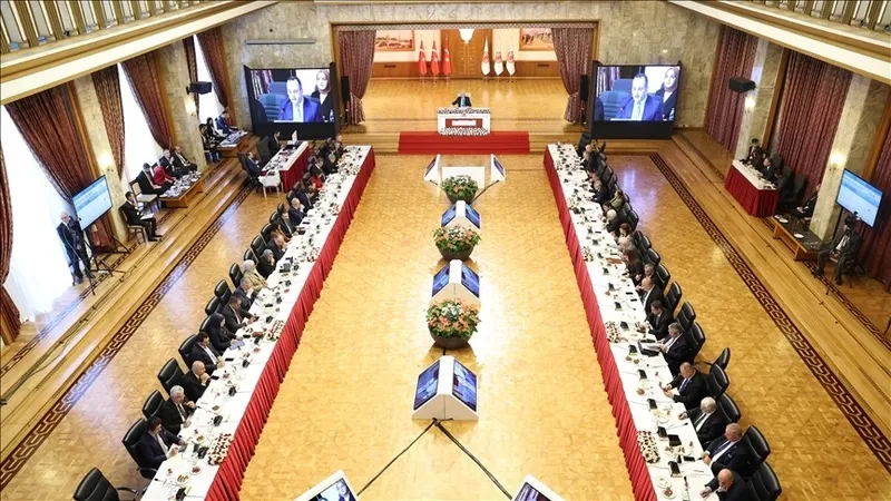 terorsuz-turkiye-surecinin-nihai-raporu-geliyor-taslak-cikti-detaylar-netlesti-ozel-yasa-onerisi-umut-hakki-bi-1770876478420.jpeg Terörsüz Türkiye sürecinin nihai raporu geliyor | Taslak çıktı detaylar netleşti... "Özel yasa" önerisi, "Umut Hakkı" bilmecesi-5