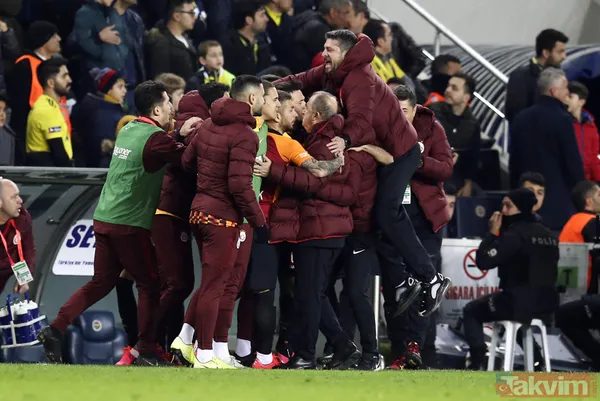 Fenerbahçe - Galatasaray derbisinde dikkat çeken kareler! O hareket damga vurdu... - 41