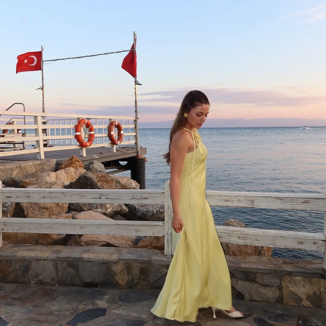 sila-turkoglundan-yeni-tatil-pozlari-icimden-geldi-1789561104930.jpg Fotoğraf: Sıla Türkoğlu'nun sosyal medya hesabından alınmıştır.