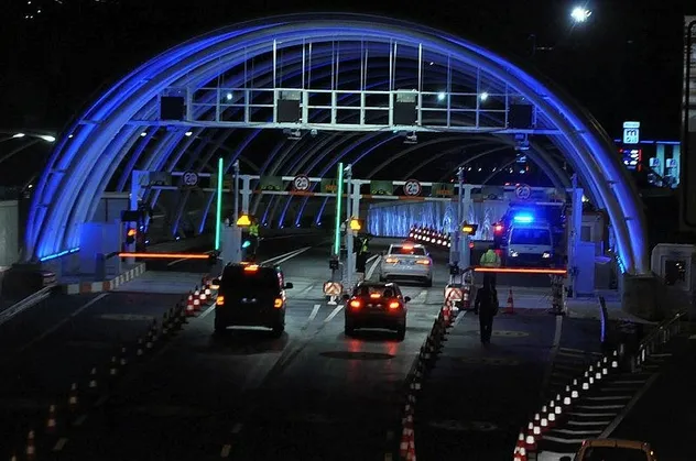 Son dakika: Avrasya Tüneli trafiğe açıldı