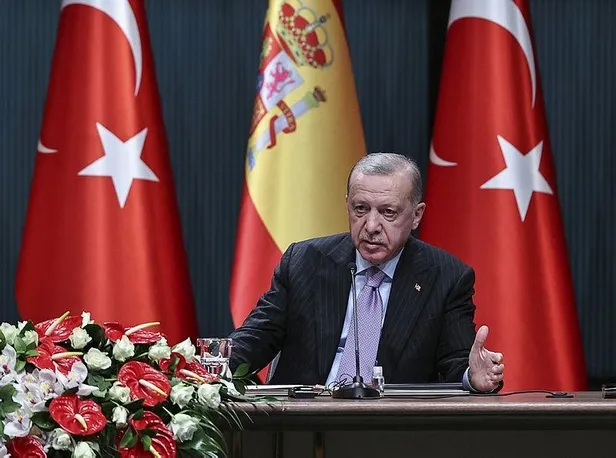 baskan-recep-tayyip-erdogandan-ispanyol-gazeteciye-aile-vurgulu-istanbul-sozlesmesi-cevabi-1637176101499.jpeg Başkan Recep Tayyip Erdoğan'dan İspanyol gazeteciye aile vurgulu 'İstanbul Sözleşmesi' cevabı-4