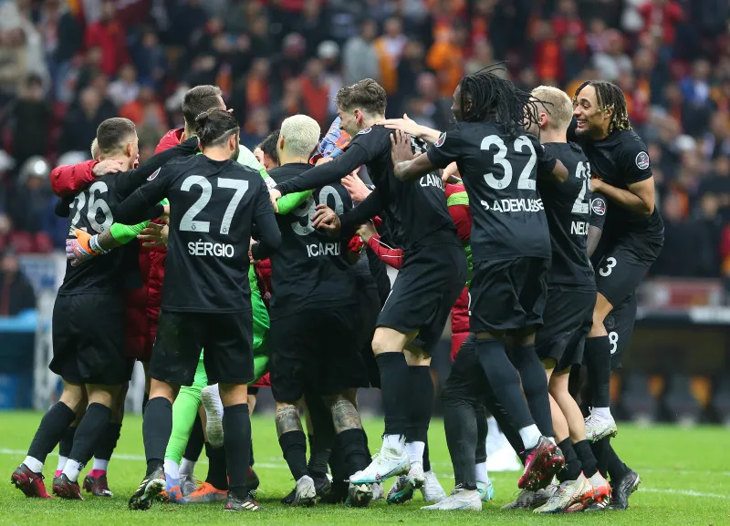 Manchester United'dan Galatasaraylı yıldıza kanca! - 4