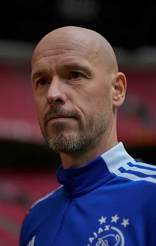 İngiliz devi Manchester United Erik ten Hag ile anlaşmaya vardığını duyurdu