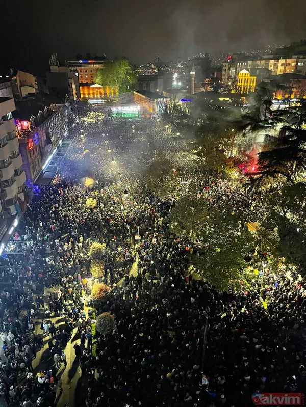 Trabzonspor taraftarı şampiyonluğu kutluyor! Renkli görüntüler... - 41