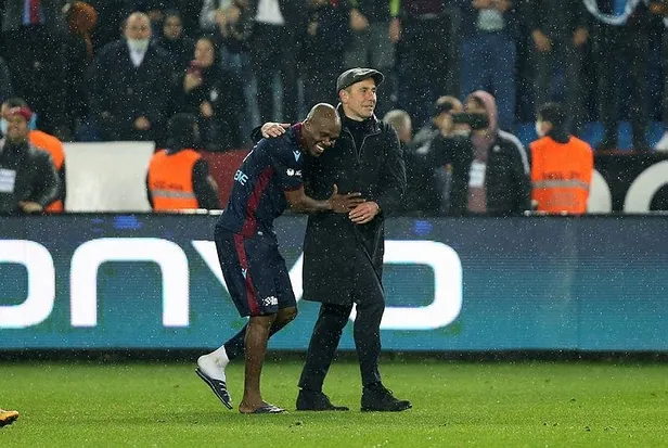 trabzonspor-teknik-direktoru-abdullah-avci-sampiyonluk-mesalesini-yakti-bu-ciktigimiz-harika-bir-yol-1645823524635.jpeg Trabzonspor Teknik Direktörü Abdullah Avcı şampiyonluk meşalesini yaktı: Bu çıktığımız harika bir yol-3