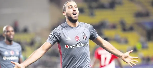Cenk Gomez'in yanına gidiyor