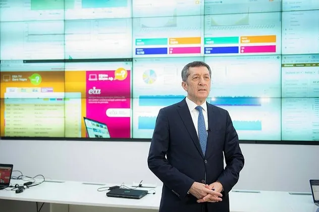 Son dakika: Milli Eğitim Bakanı Ziya Selçuk açıkladı: Telefonunuzun mesaj bölümünü kontrol edin