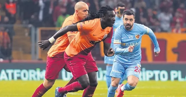 Galatasaray'da tribünler çileden çıktı! Taraftar yönetimi istifaya davet etti!