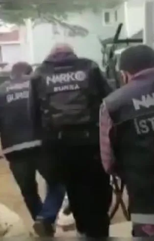 İstanbul'da villaya uyuşturucu baskını: Rekor miktarda metamfetamin maddesi ele geçirildi