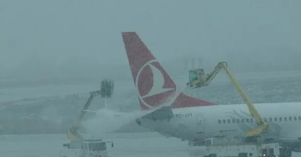 İstanbul'da hava trafiğine kar engeli