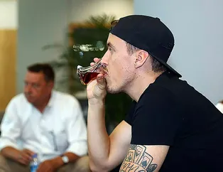 F.Bahçe ile davalık oldu! Şimdi kapı kapı takım arıyor