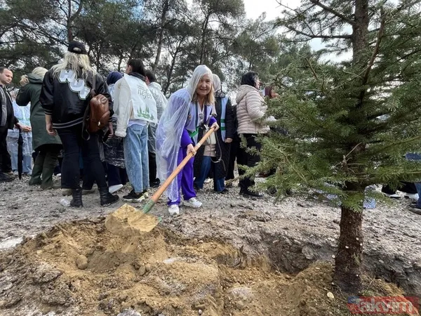 Ardahan Merkeze Bağlı Çamlıçatak Köyü Yolu Üzerindeki Alanda Fidanlar Toprakla Buluşturuldu. Türkiye Genelinde, 81 İlle Eş Zamanlı Gerçekleştirilen Etkinliğe...