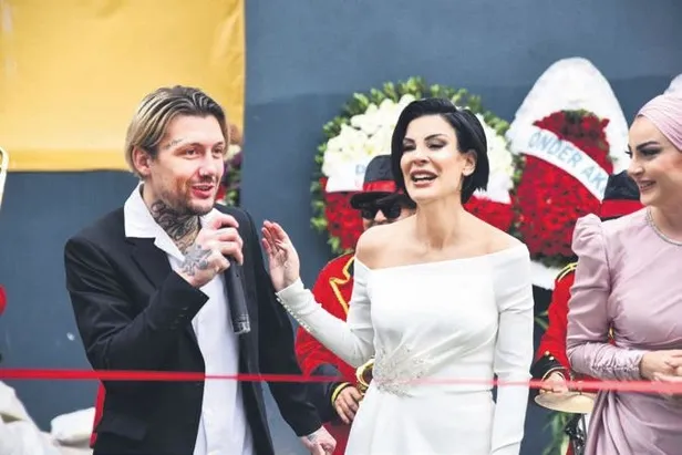 kim-milyoner-olmak-isterin-1000-bolumune-brezilyali-jessica-may-damga-vurdu-1671488379263.jpeg Kim Milyoner Olmak İster’in 1000. bölümüne Brezilyalı Jessica May damga vurdu-4