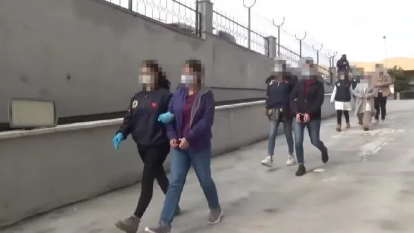 Mersin'de terör örgütü PKK'ya operasyon: HDP ilçe eş başkanının kızı dahil 4 gözaltı!-5