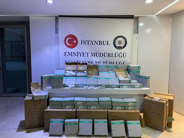 istanbulda-200-bin-liralik-hirsizlik-musluk-calan-3-kisi-yakalandi-1641799007099.jpg İstanbul'da 200 bin liralık hırsızlık! Musluk çalan 3 kişi yakalandı-6