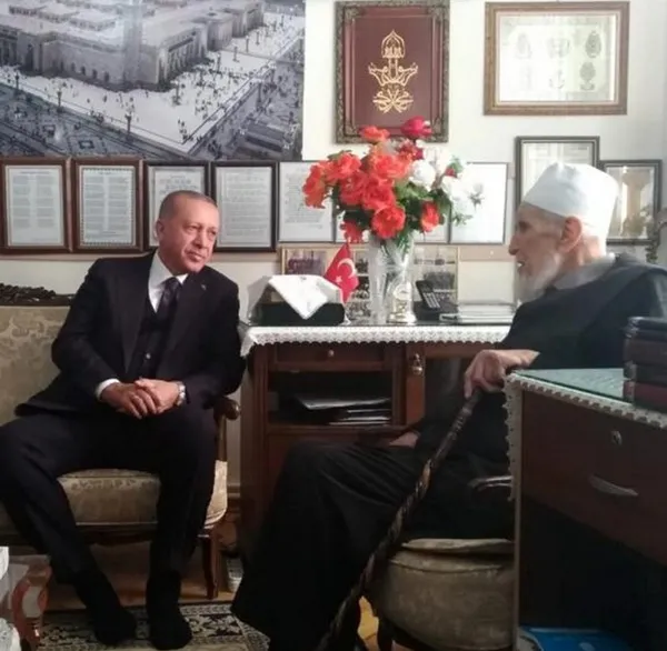 son-dakika-baskan-recep-tayyip-erdogan-hafiz-abdullah-nazirlinin-vefat-haberi-sonrasi-rize-programini-iptal-etmisti-elaziga-gitmek-icin-yola-cikti-1613209942534.jpg SON DAKİKA: Hafız Abdullah Nazırlı kimdir, kaç yaşındaydı, nereli? Başkan Erdoğan da cenazeye katıldı! Vasiyeti yerine getirdi-14