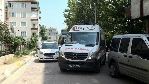 istanbul-avcilarda-tahliye-edilmis-binada-erkek-cesedi-bulundu-1627752484600.jpeg