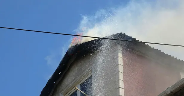 İstanbul'da yangın paniği! Mahalleli sokağa döküldü