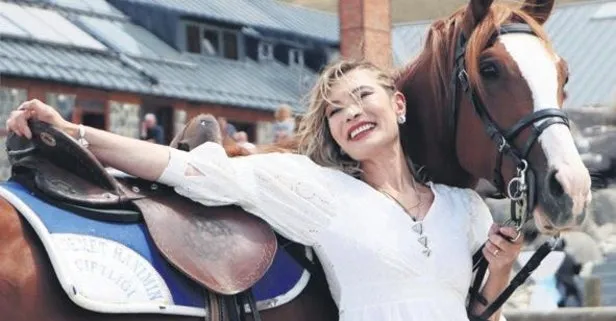 Kadın doğum doktoru, at sevgisini ileriye taşıdı: Çiftlik kurup at yetiştirdi