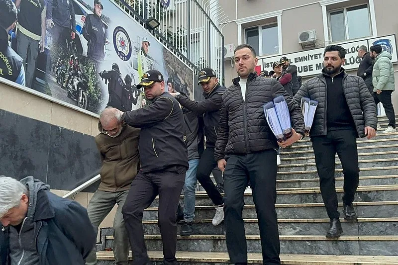 50 paravan şirket 127 milyon lira vurgun: Borsa dolandırıcılığında 68 şüpheli adliyede-4