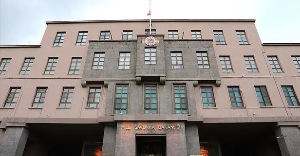 MSB açıkladı: Deniz Kuvvetlerine ait helikopter Antalya'daki tatbikatta acil iniş yaptı