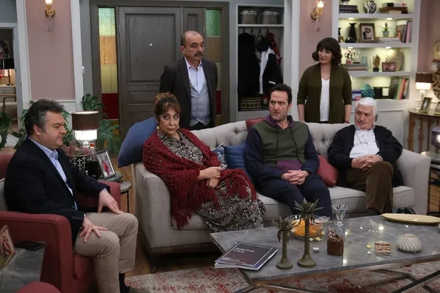 kanal-dnin-o-dizisinin-adi-degisiyor-ilk-kez-rastlayacaksiniz-televizyon-tarihinde-esi-benzeri-yok-1609256054567.jpg Kanal D'nin o dizisinin adı değişiyor! İlk kez rastlayacaksınız televizyon tarihinde eşi benzeri yok-3