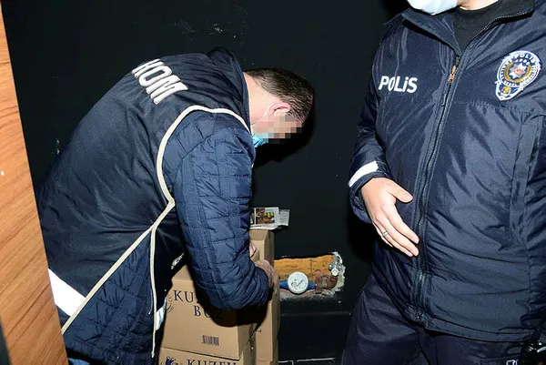 1609314184252.jpg Sahte içki operasyonunda polisleri bile şaşkına çeviren not-4