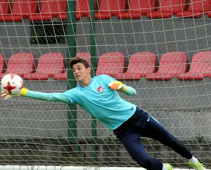 Chelsea Berke’nin peşinde