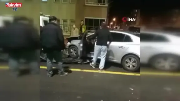 Park halindeki araçlara çarptı: Babası sinirlendi, "Kendine zarar verseydin": İşte o anlar!