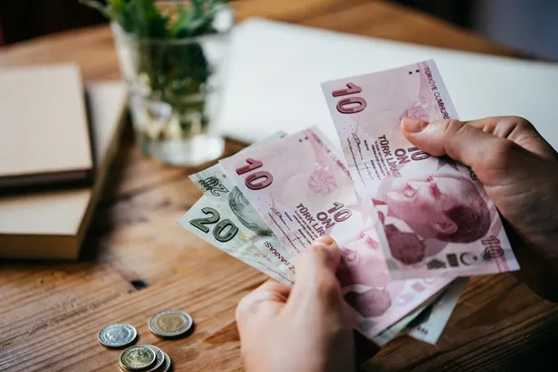 ogretmene-14-15-gunluk-maas-farki-yatti-mi-ne-zaman-yatacak-2022-temmuz-maas-farki-yatan-iller-ogretmen-maas-f-1658648180215.jpg Öğretmen, memura 14-15 günlük maaş farkı yattı mı, neden yatmadı? Öğretmen maaş farkı ne kadar oldu? 2022 Temmuz maaş farkı yatan iller!-4