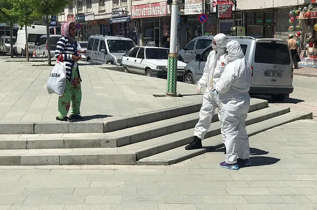 Konya'da alarm! Öksürerek dolaşınca mahalleyi karıştırdı